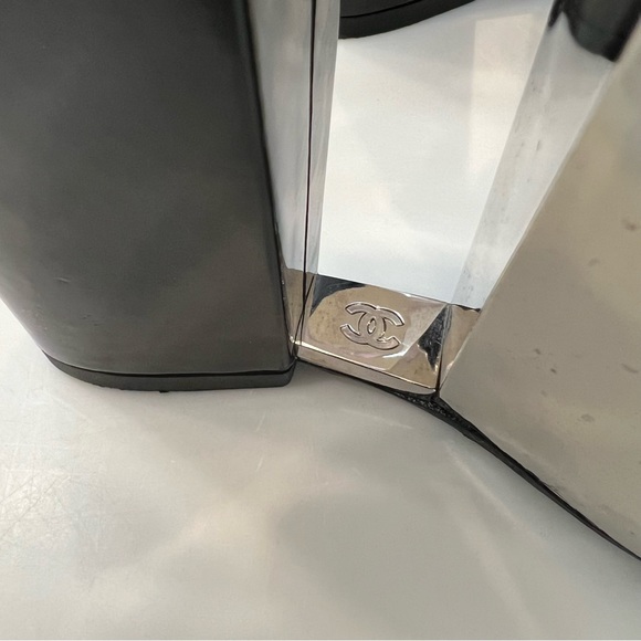 CHANEL Patent and Chrome Vintage Wedge Sandals Spring 2007 AUTHENTIC - Picture 9 of 11